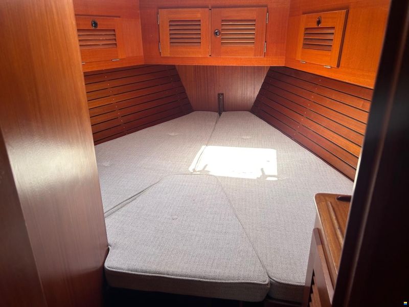 Hallberg-Rassy HR42E