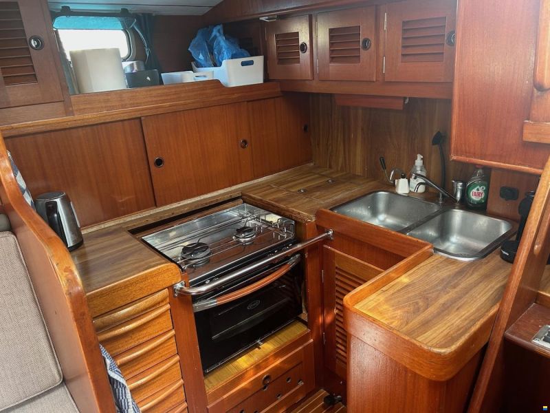 Hallberg-Rassy HR42E