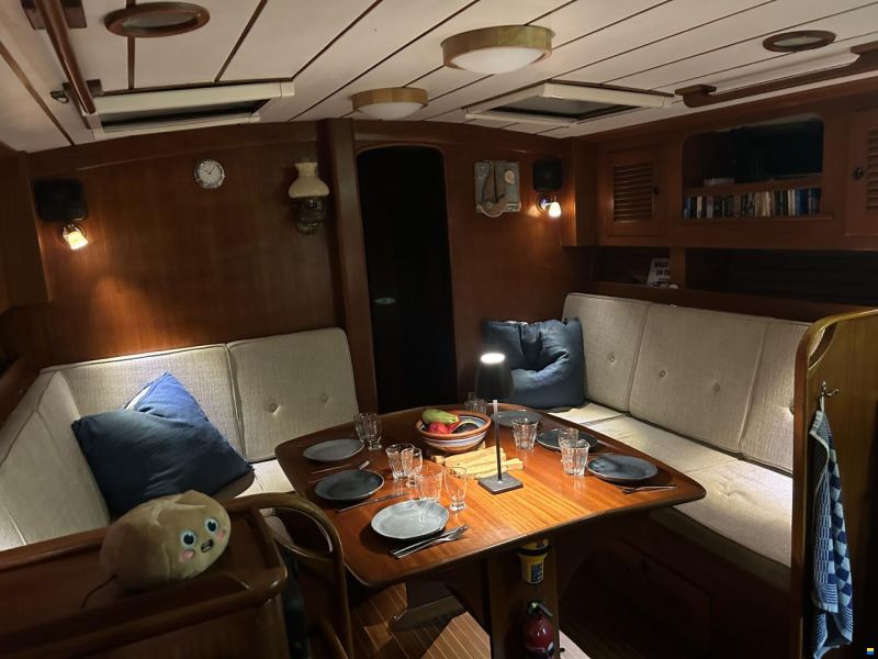 Hallberg-Rassy HR42E