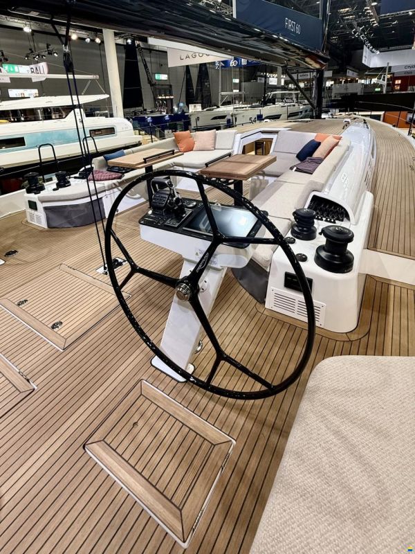 Beneteau First 60