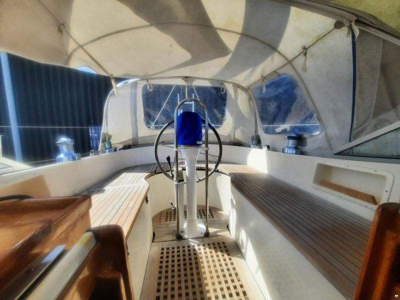 Hallberg-Rassy HR 352