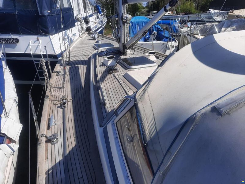 Hallberg-Rassy HR 352