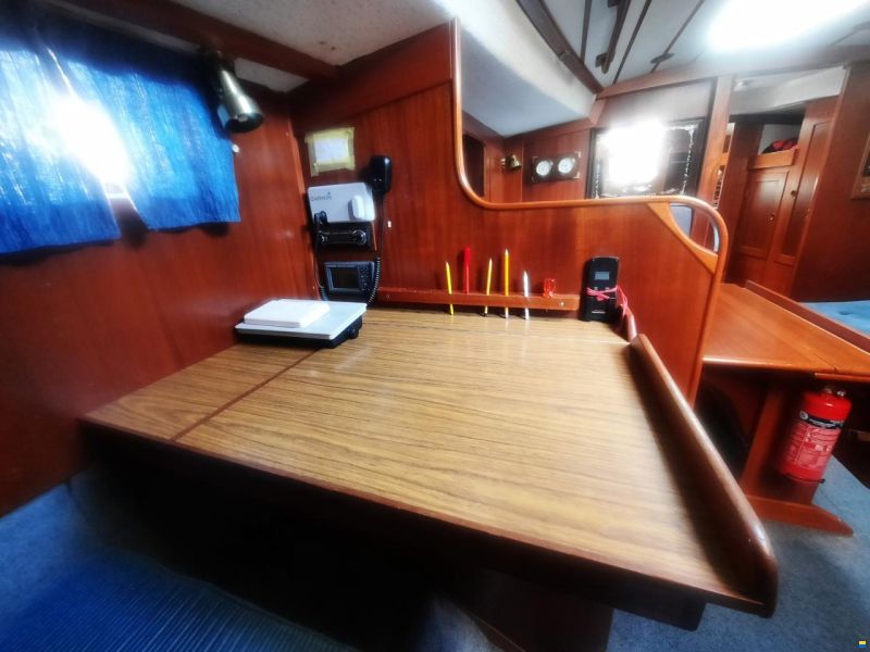 Hallberg-Rassy HR 352