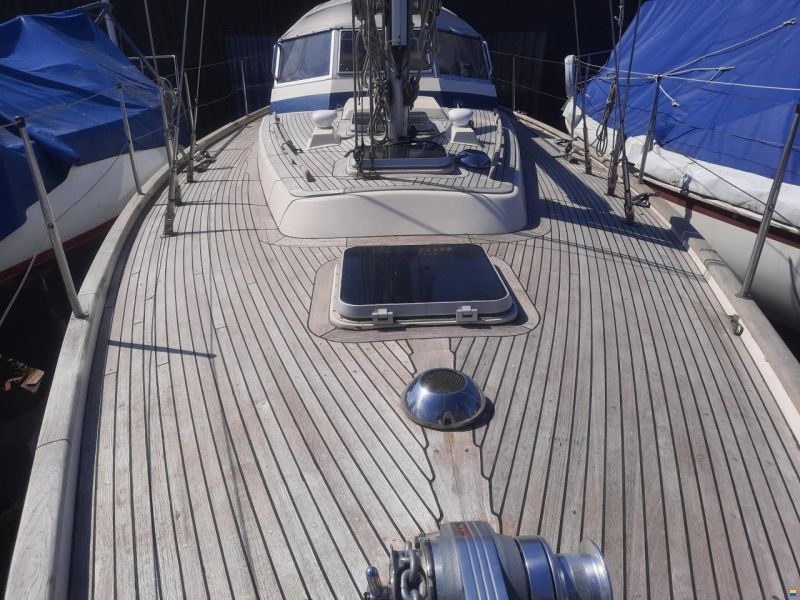 Hallberg-Rassy HR 352