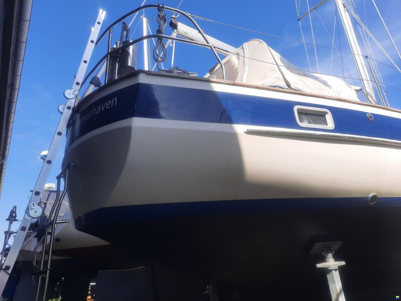 Hallberg-Rassy HR 352