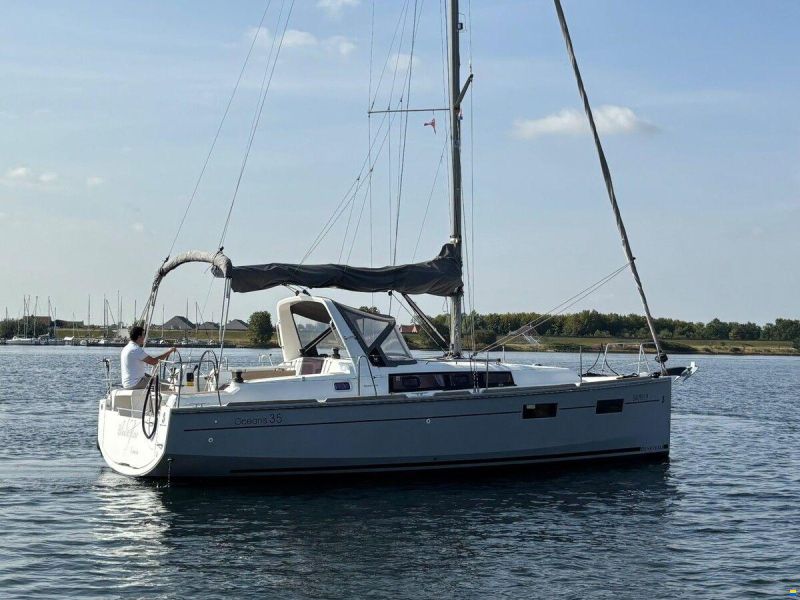 Beneteau Oceanis 35