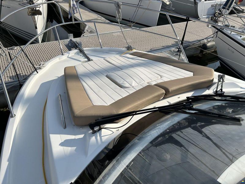 Jeanneau NC 9