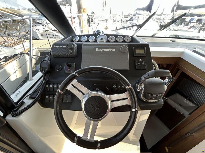 Jeanneau NC 9