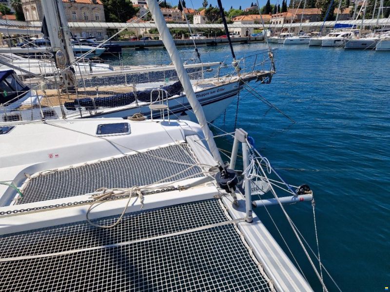 Lagoon 42