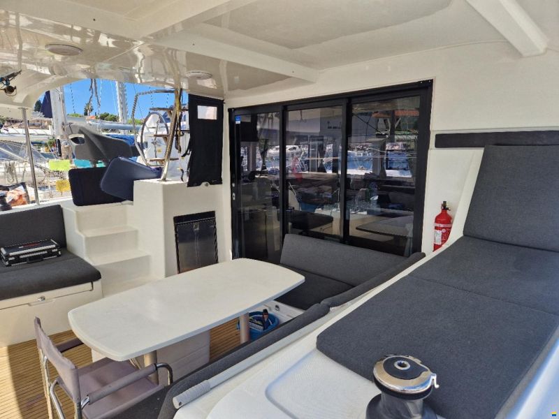 Lagoon 42
