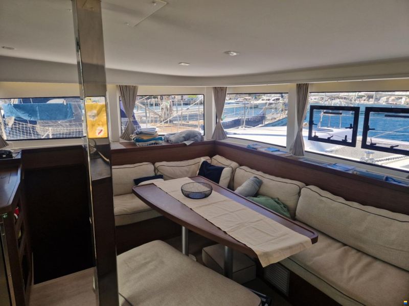 Lagoon 42