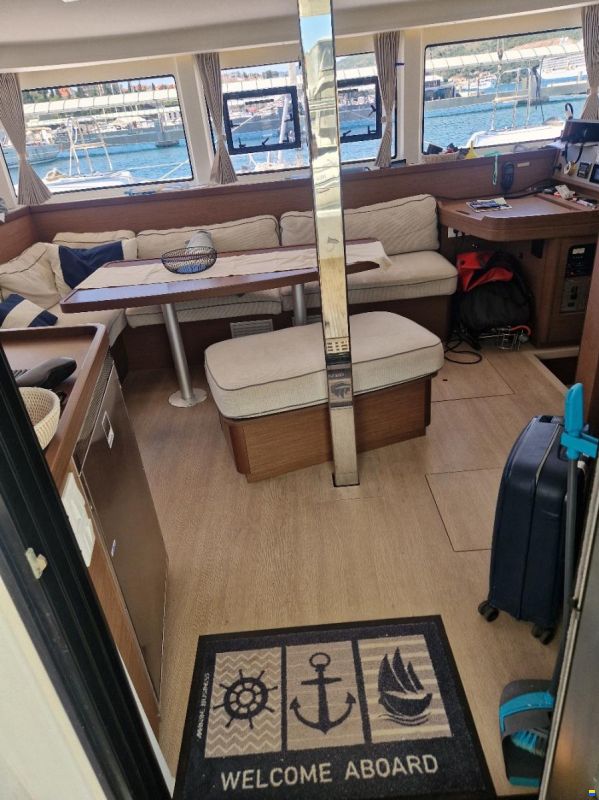 Lagoon 42