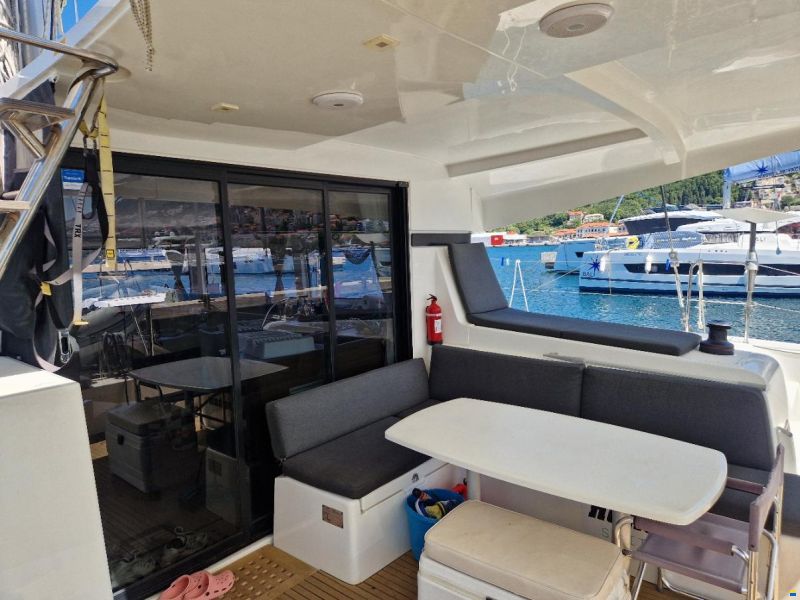Lagoon 42