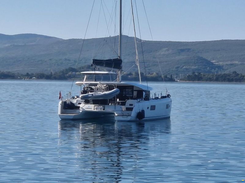 Lagoon 42