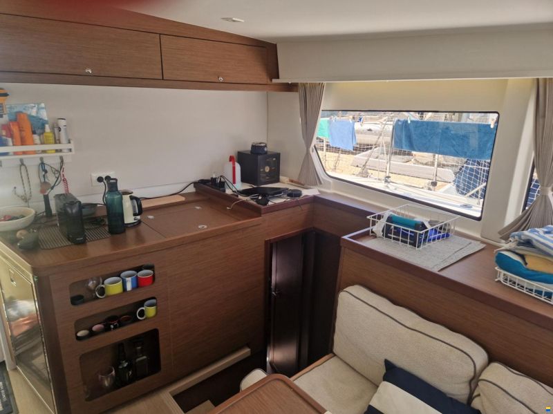 Lagoon 42