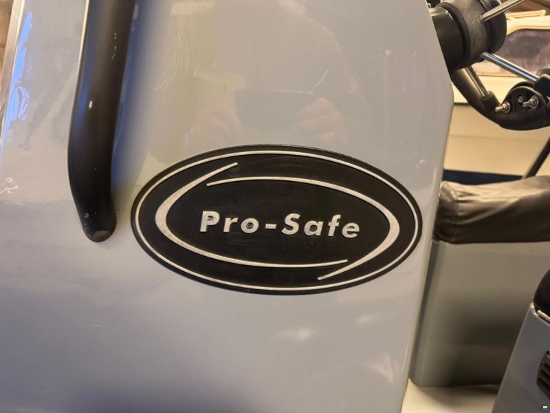 Brig Inflatable Boats 610 RIB med F150 Mercury-EFI SeaPro 3,0L