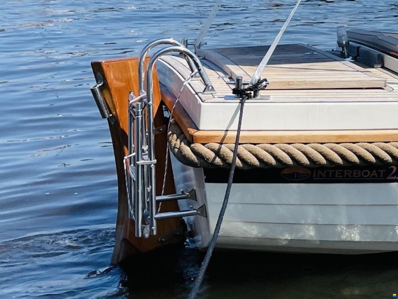Interboat 25