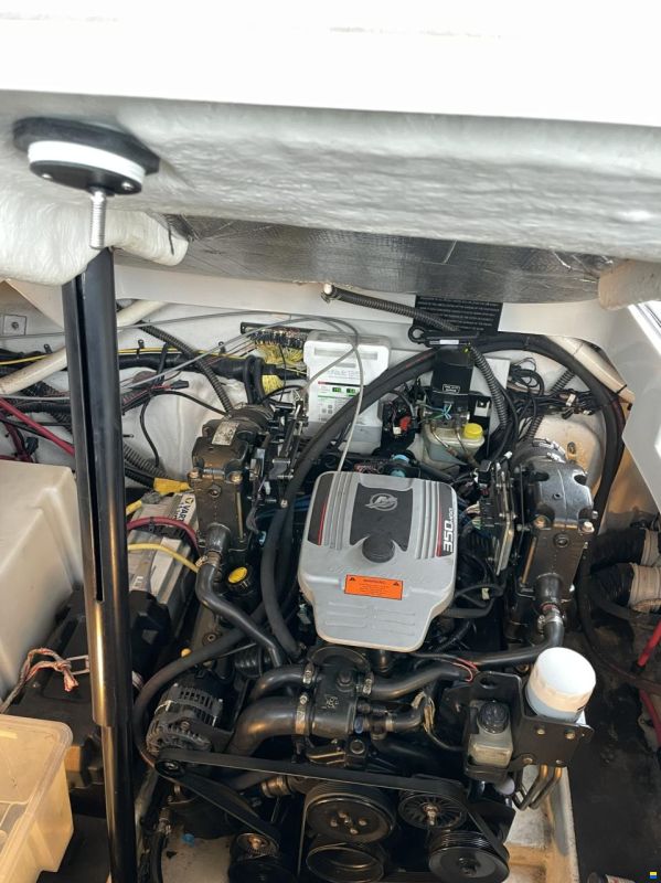 Crownline 280 CR