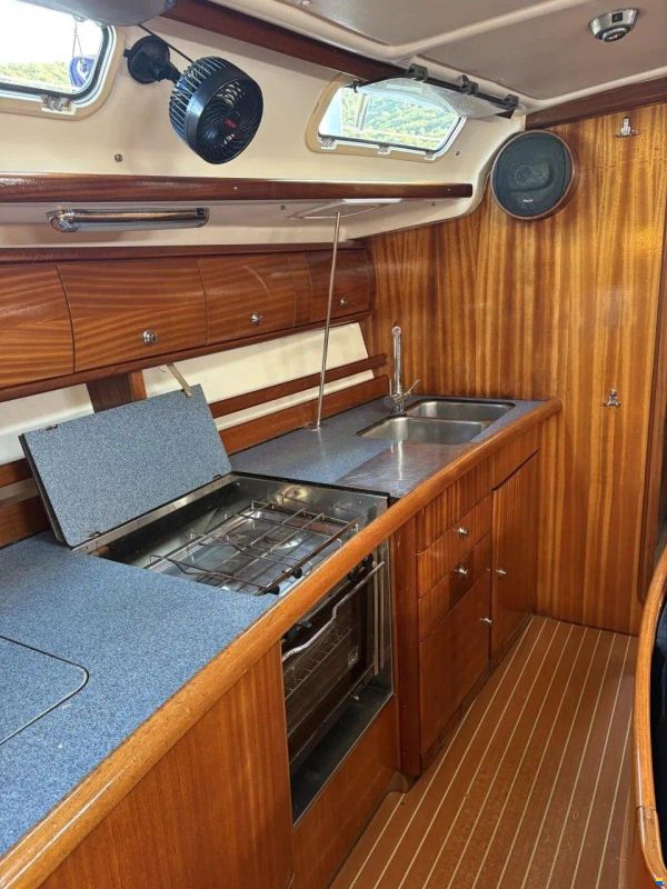 Bavaria 44