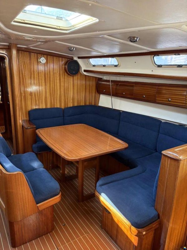 Bavaria 44