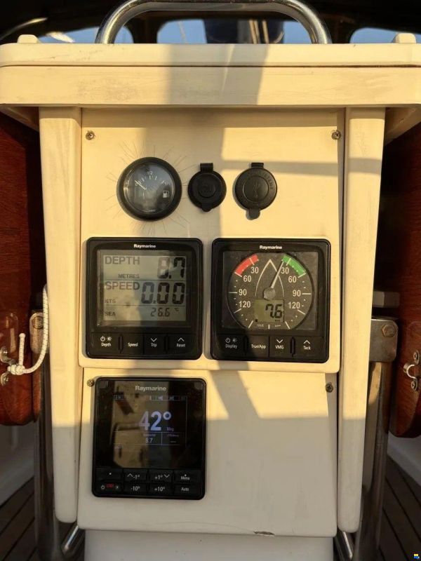 Bavaria 44