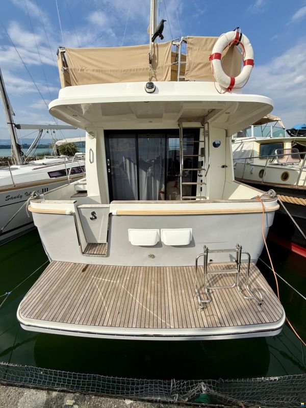 Beneteau SWIFT Trawler 34 fly