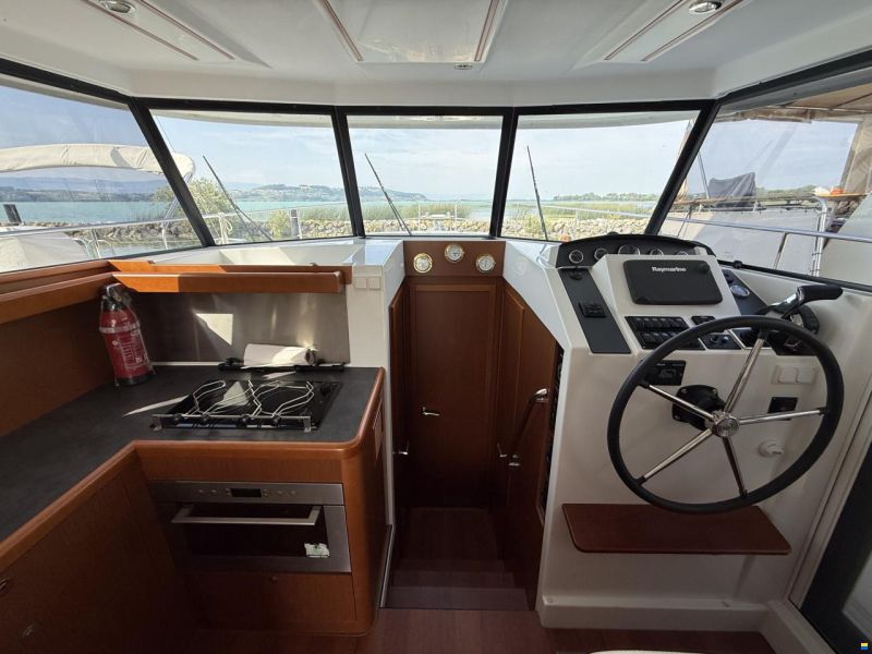 Beneteau SWIFT Trawler 34 fly