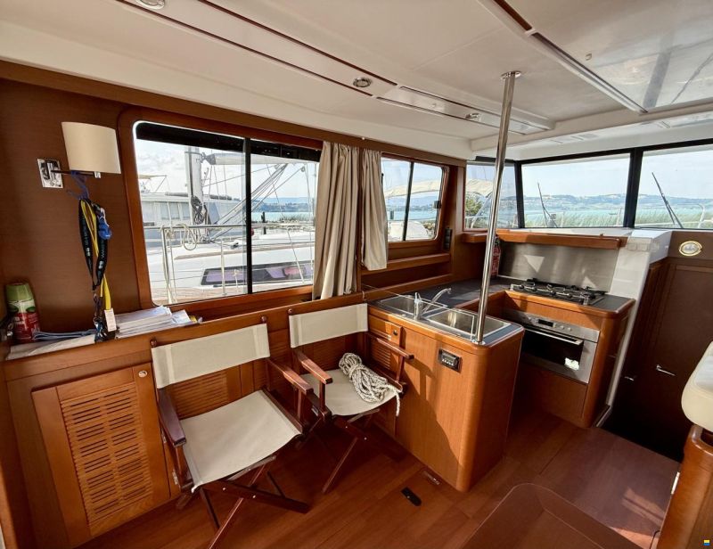 Beneteau SWIFT Trawler 34 fly