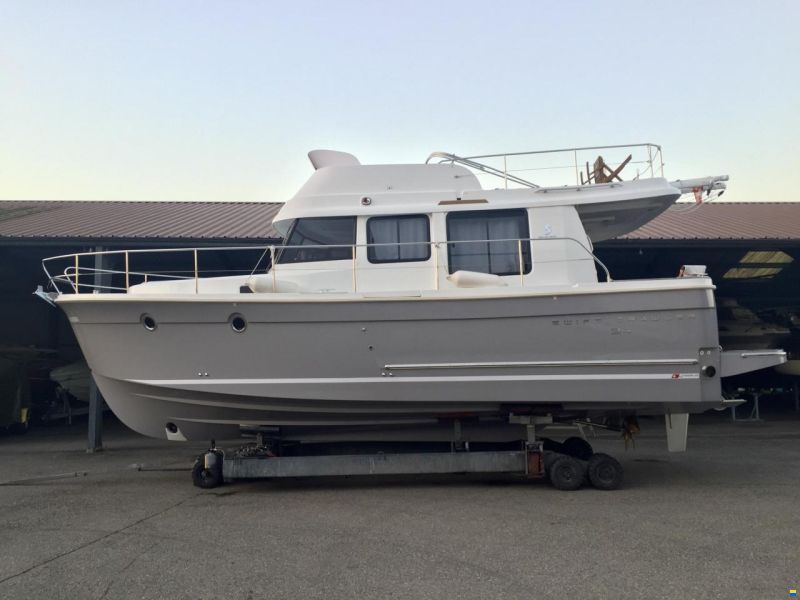Beneteau SWIFT Trawler 34 fly