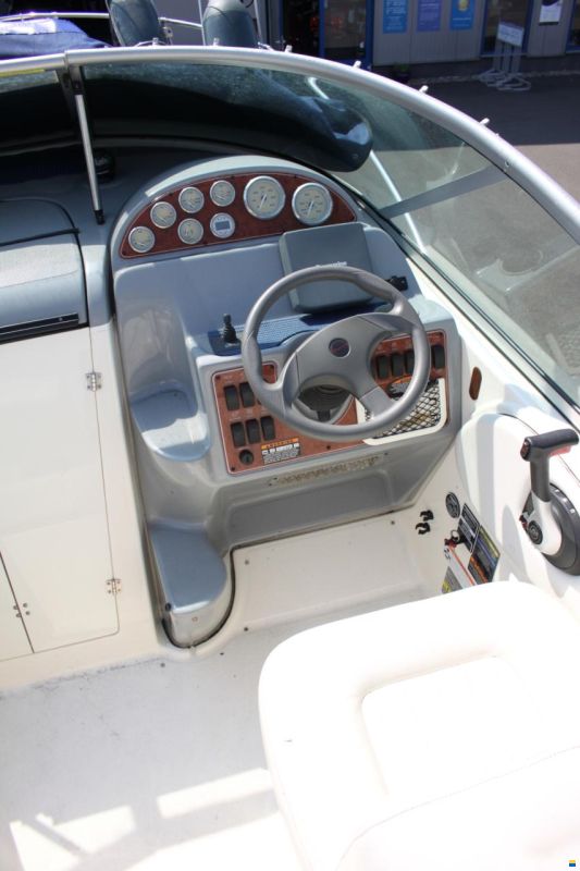 Bayliner 245 SB (Sunbridge)