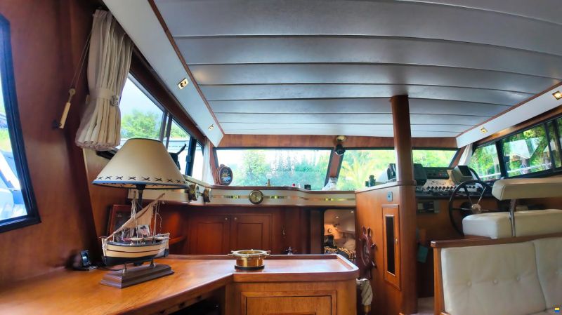 Neptunus 138/46 Sedan Fly Flybridge