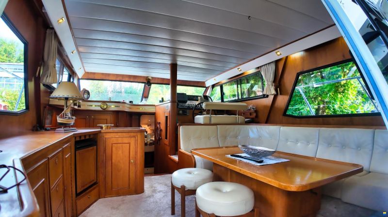 Neptunus 138/46 Sedan Fly Flybridge