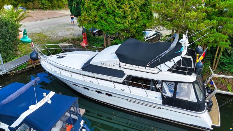 Neptunus 138/46 Sedan Fly Flybridge