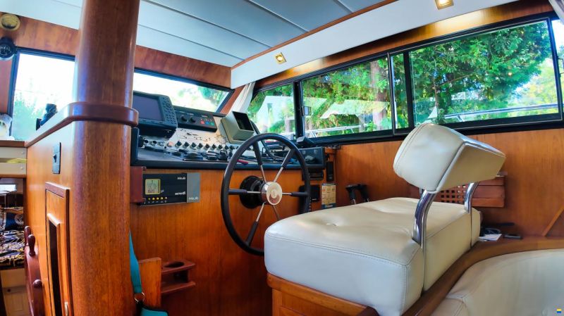 Neptunus 138/46 Sedan Fly Flybridge