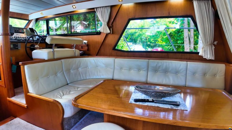 Neptunus 138/46 Sedan Fly Flybridge
