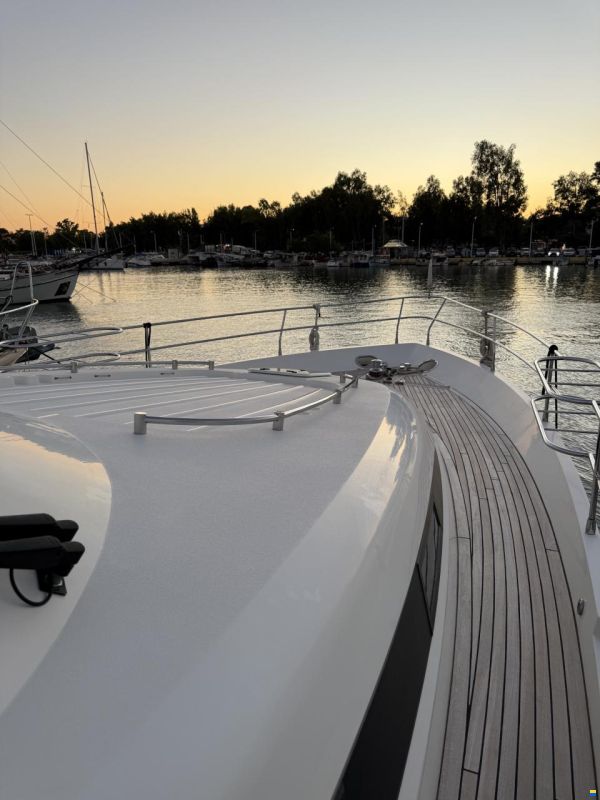 Fairline Squadron 62