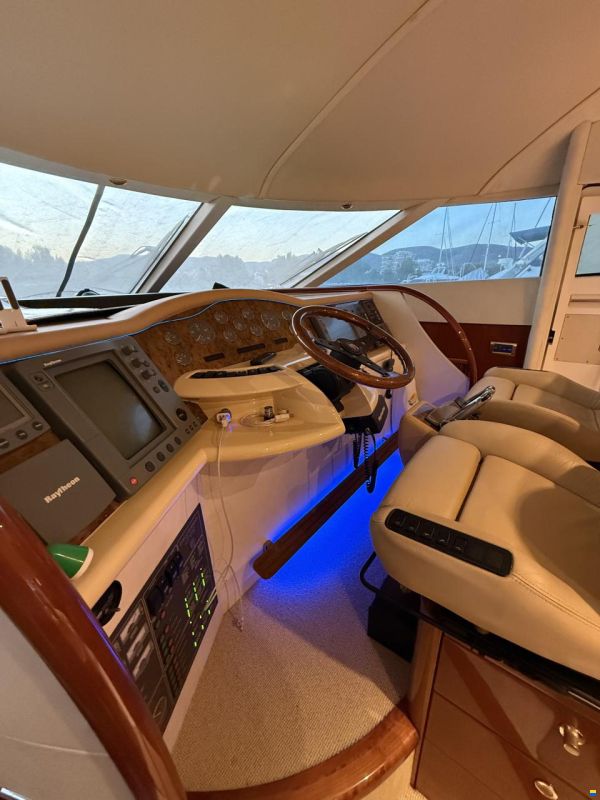 Fairline Squadron 62