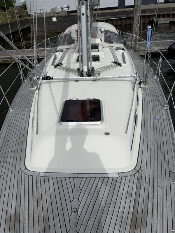 Hanse 371