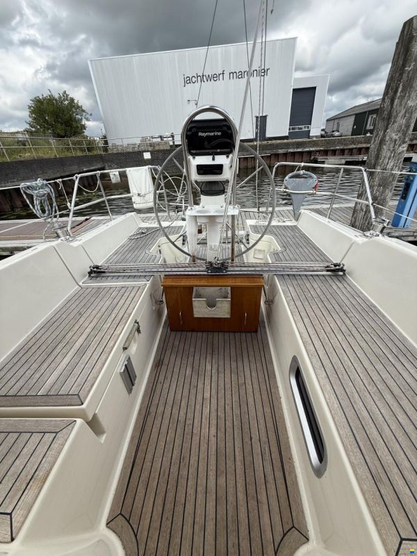 Hanse 371