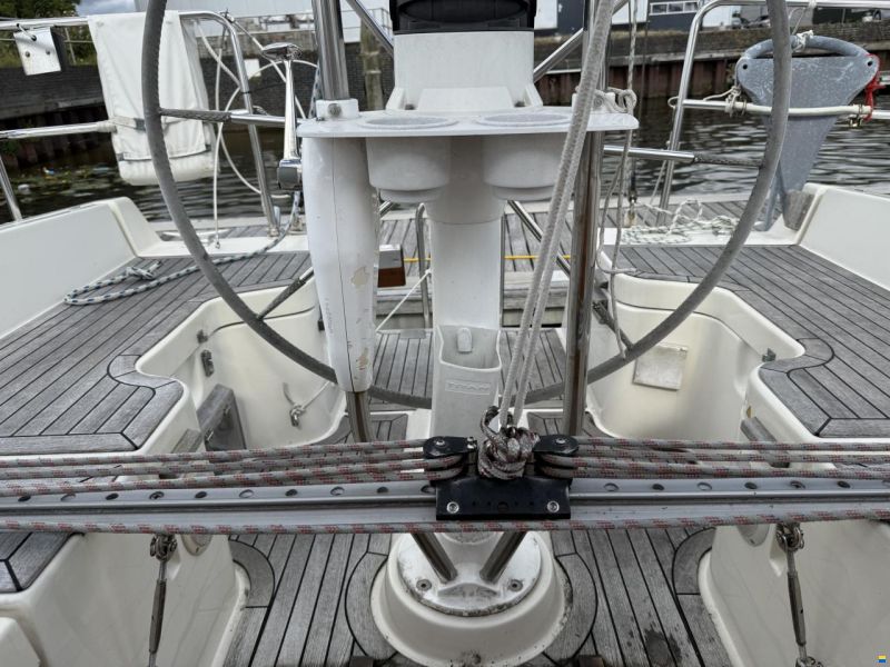 Hanse 371