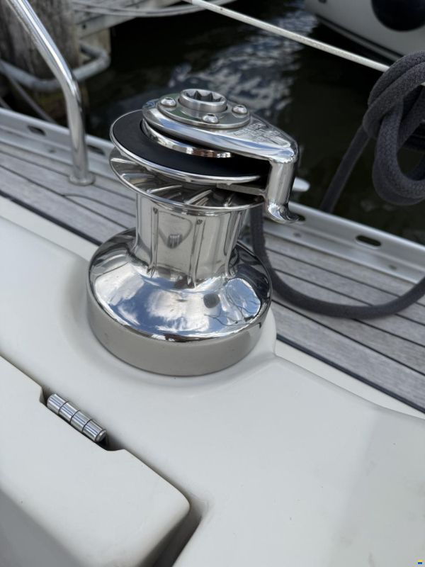 Hanse 371