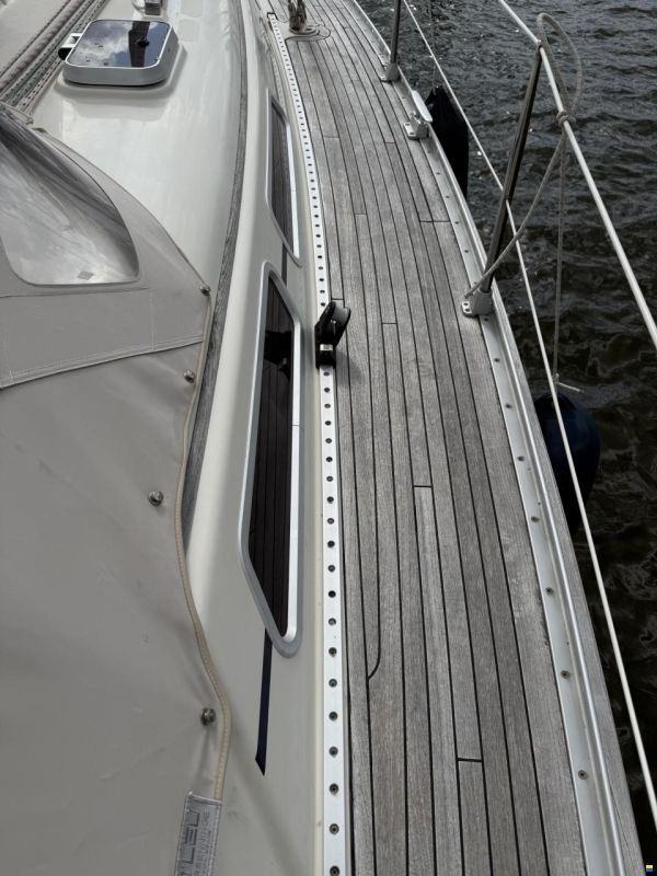 Hanse 371