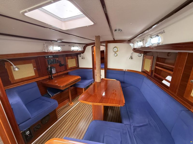 Hanse 371