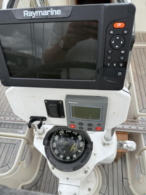 Hanse 371