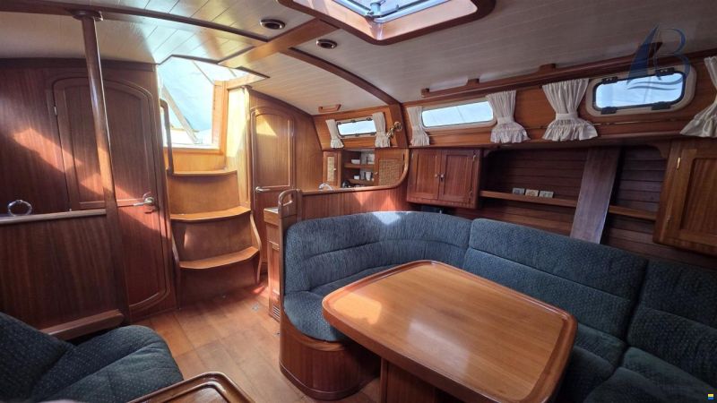 Van de Stadt Helena 38