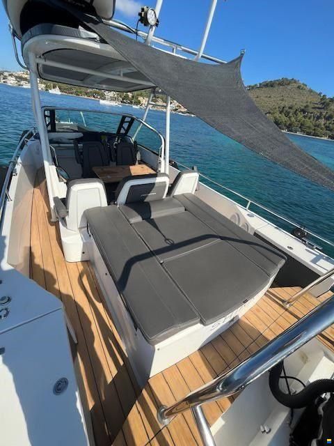 Axopar 28 T-Top