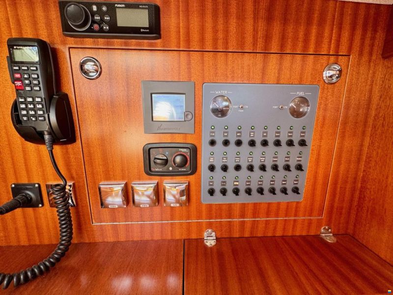 Hallberg-Rassy 412