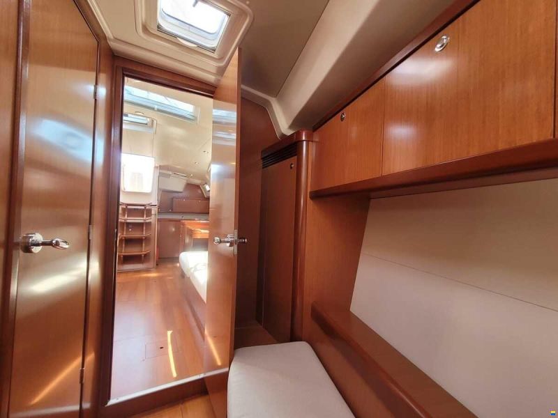 Beneteau Oceanis 43