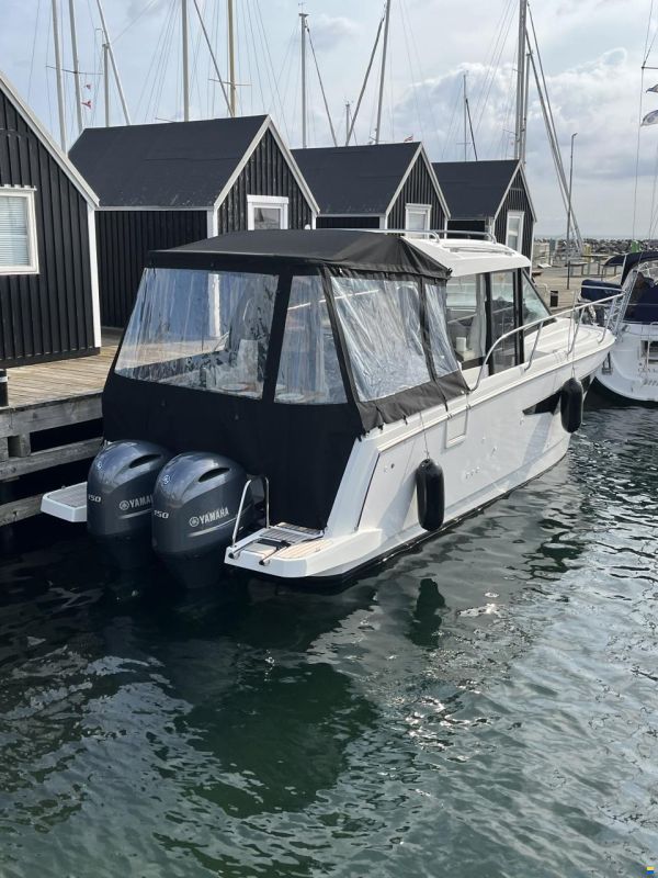 Jeannueau 895 Merry Fisher