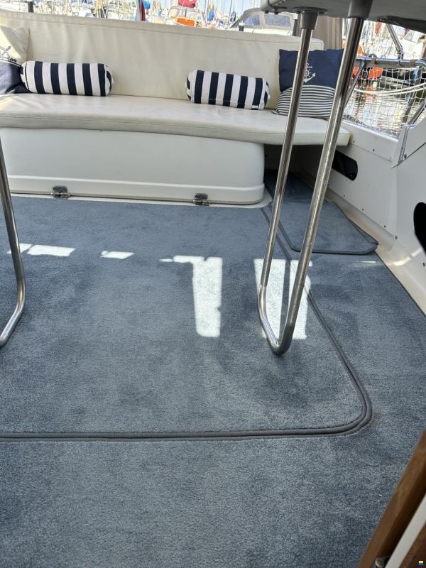 Bertram 25 Express Cruiser